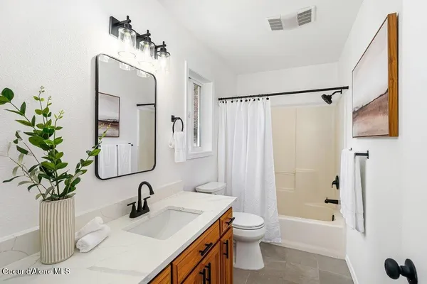 $889,000 | 10759 North Idaho Road, Post Falls, ID 83854