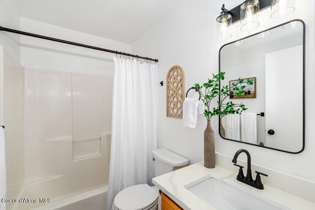 10759 North Idaho Road Post Falls, ID 83854 - Photo 29 of 59 .