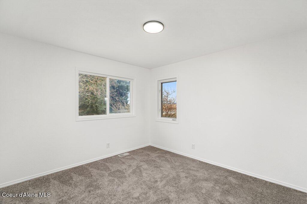 10759 North Idaho Road Post Falls, ID 83854 - Photo 35 of 59 .