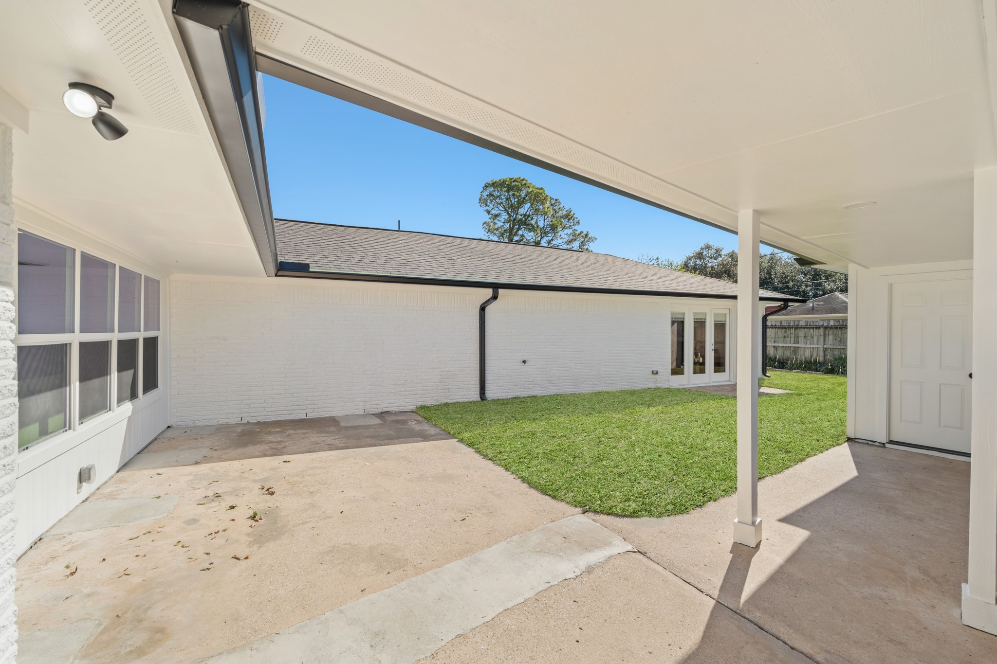 7631 Westwind Lane Houston, TX 77071 - Photo 20 of 21 a view of a backyard