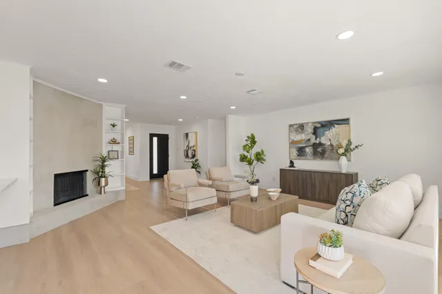 $525,000 | 7631 Westwind Lane, Houston, TX 77071