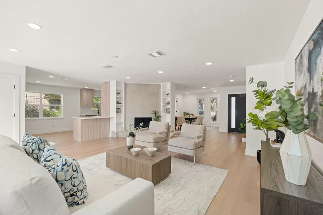 $525,000 | 7631 Westwind Lane, Houston, TX 77071