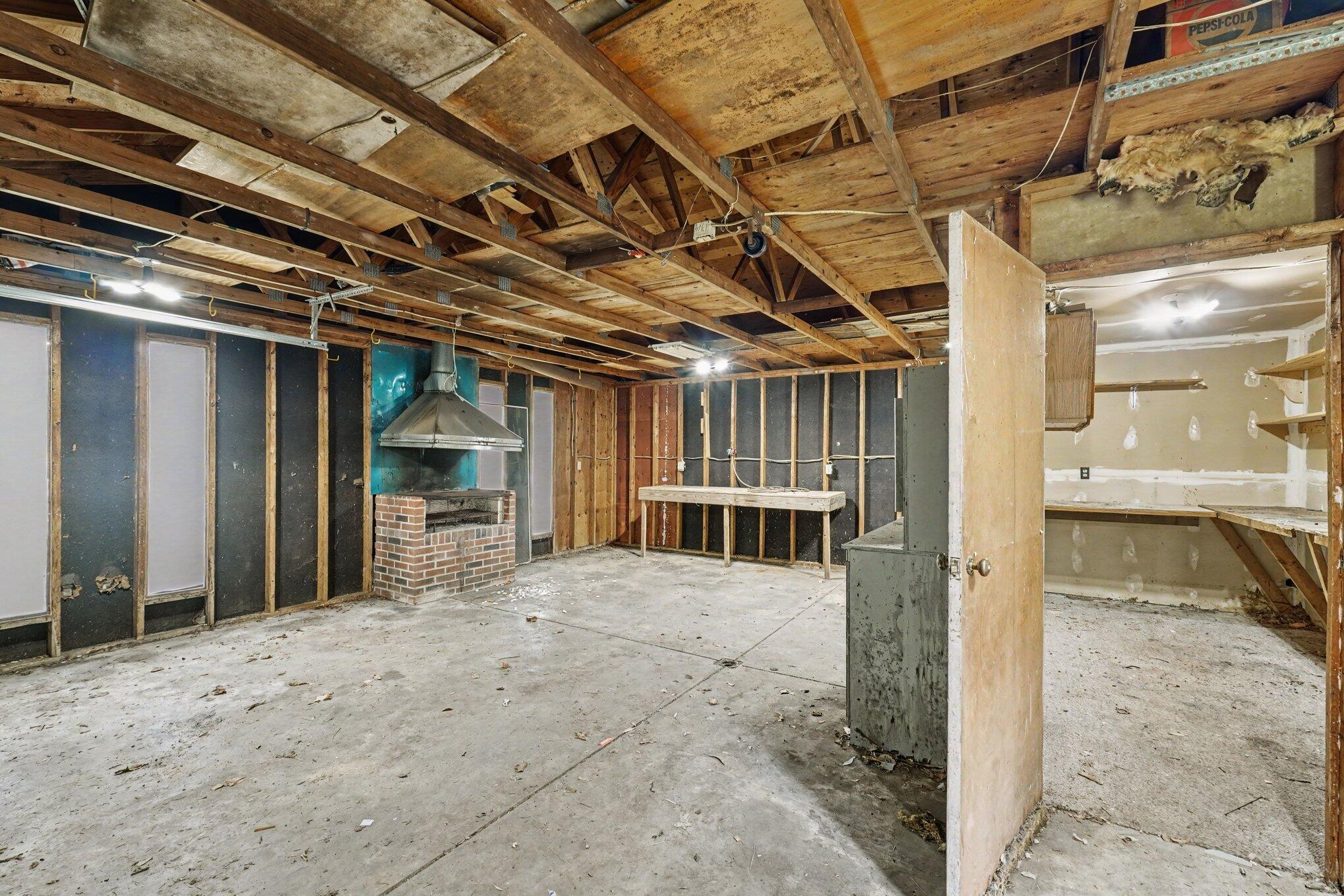 1821 North Lapeer Road Lapeer, MI 48446 - Photo 14 of 17 013_file_9468