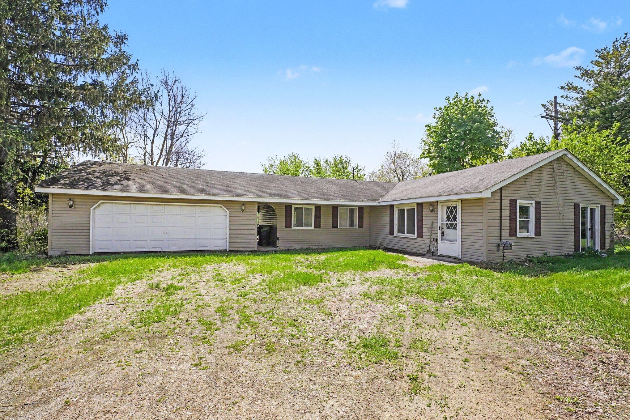 1821 North Lapeer Road Lapeer, MI 48446 - Photo 2 of 17 002_file_1386
