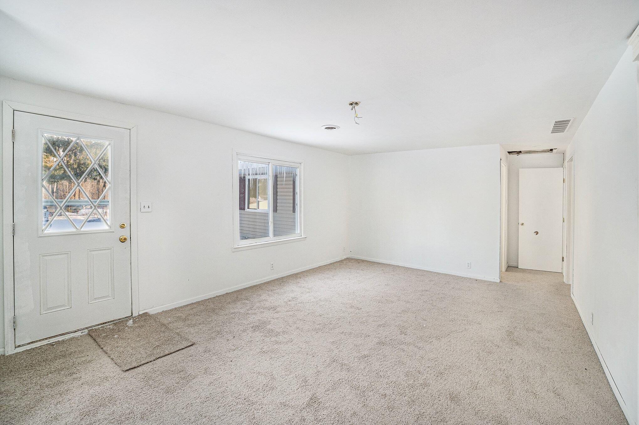 1821 North Lapeer Road Lapeer, MI 48446 - Photo 4 of 29 004_file_9113