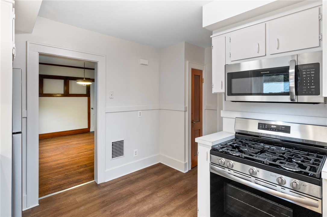 390 Tarrington Road Irondequoit, NY 14609 - Photo 7 of 31