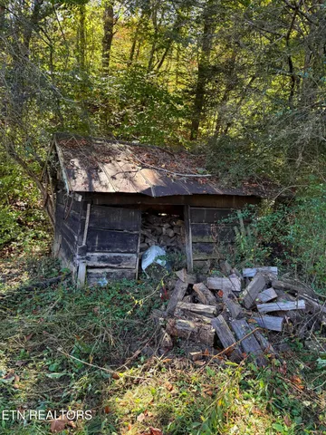 $224,500 | 186 Drinnon Lane, Sneedville, TN 37869