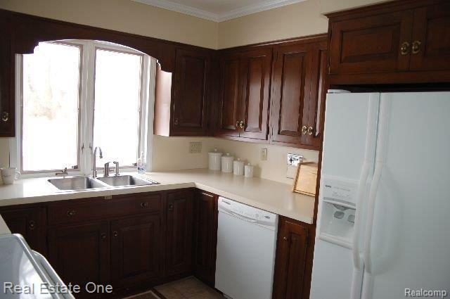 2465 West Wattles Road Troy, MI 48098 - Photo 5 of 16 KITCHEN