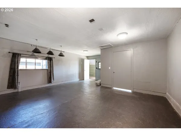 $425,000 | 672 North 51st Street, Springfield, OR 97478