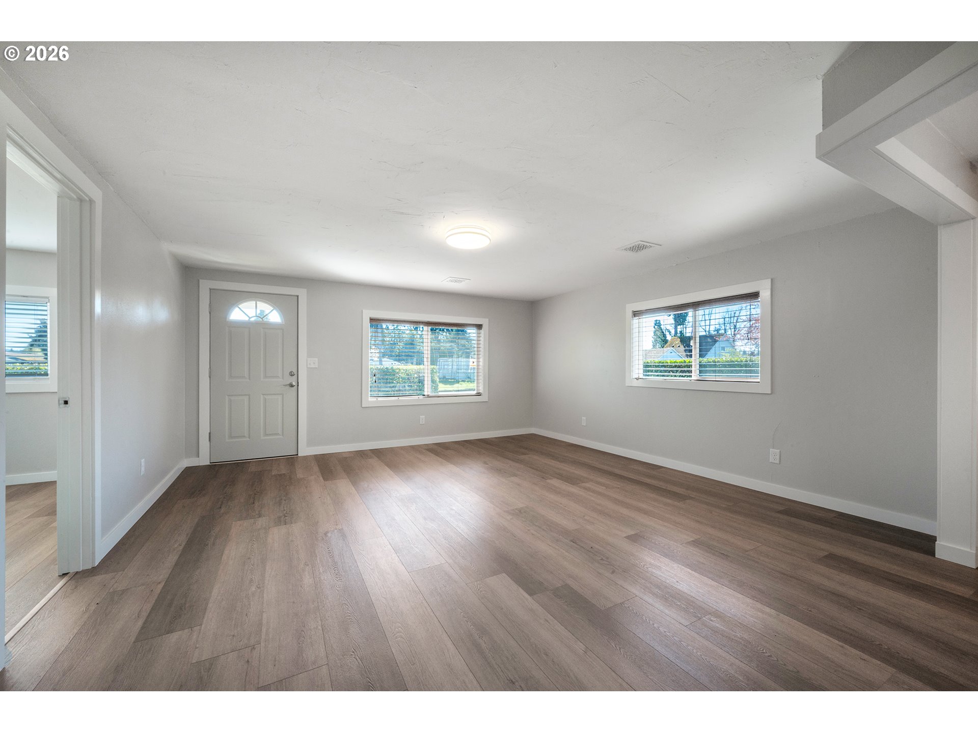 672 North 51st Street Springfield, OR 97478 - Photo 5 of 43 Living Room