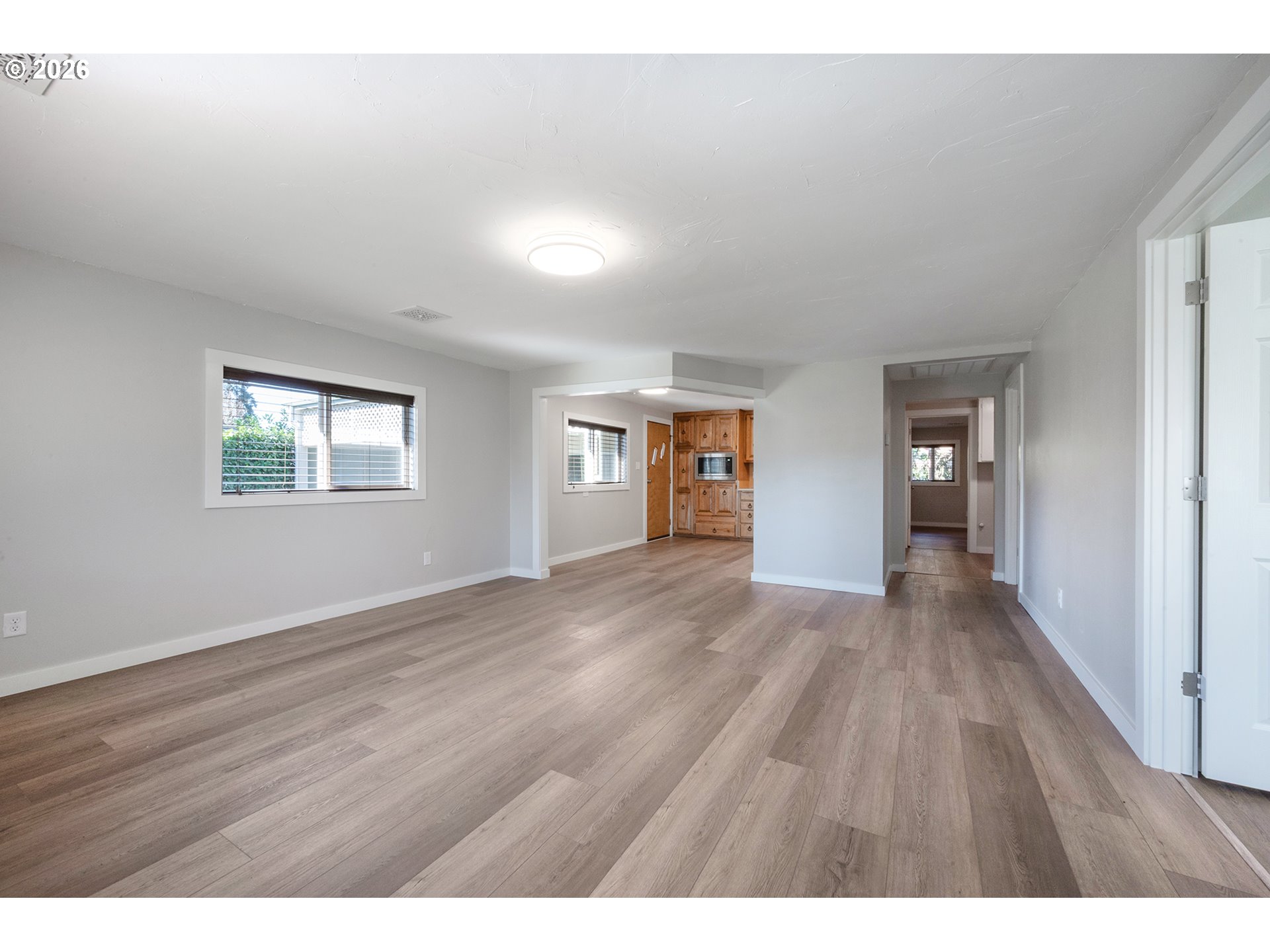 672 North 51st Street Springfield, OR 97478 - Photo 6 of 43 Living Room