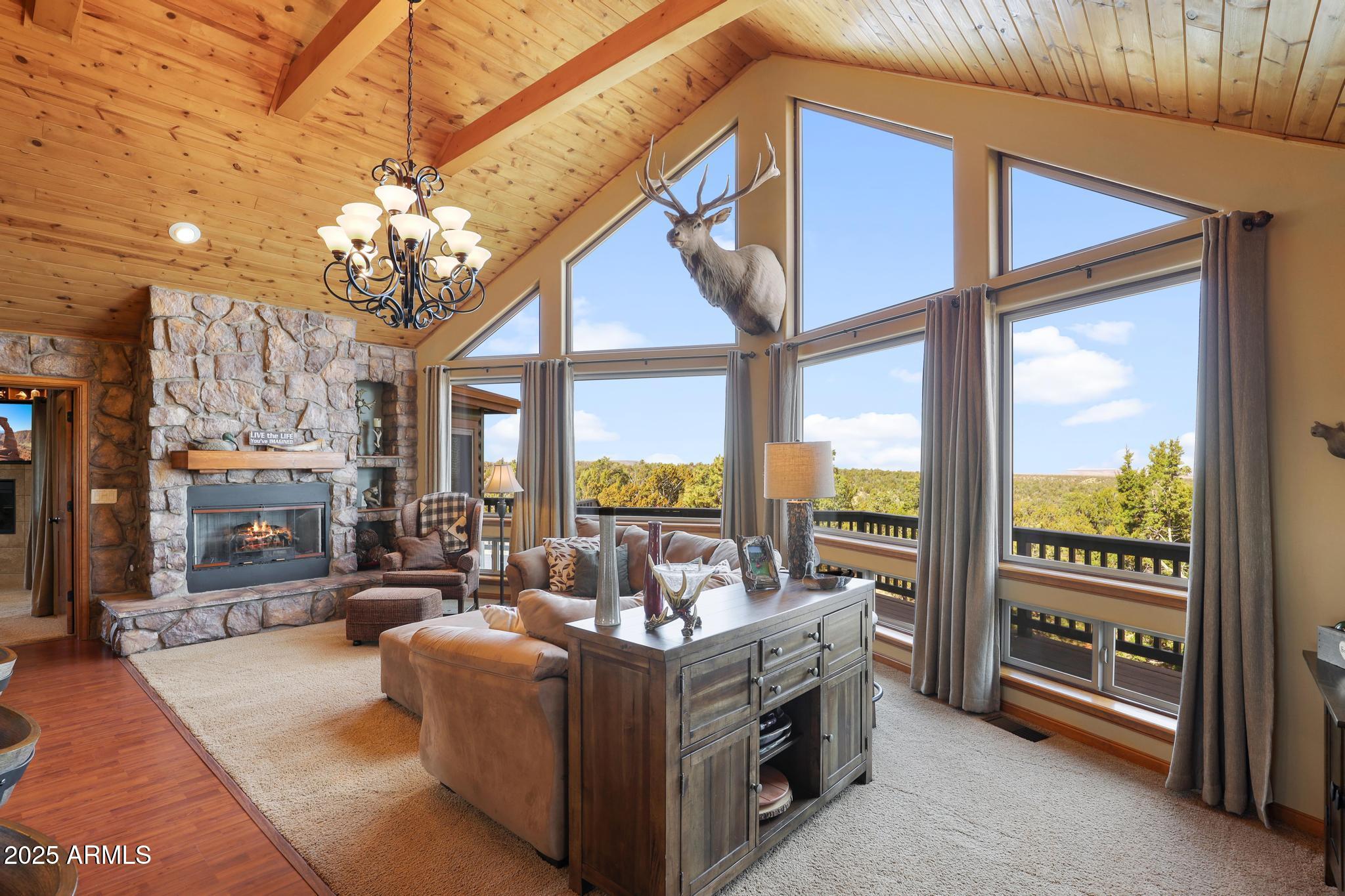 4018 Sunset Rdg Loop Happy Jack, AZ 86024 - Photo 12 of 46 a living room with furniture