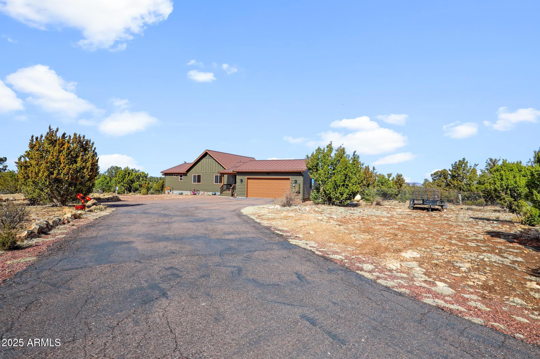 4018 Sunset Rdg Loop Happy Jack, AZ 86024 - Photo 43 of 46 a view of outdoor space and yard