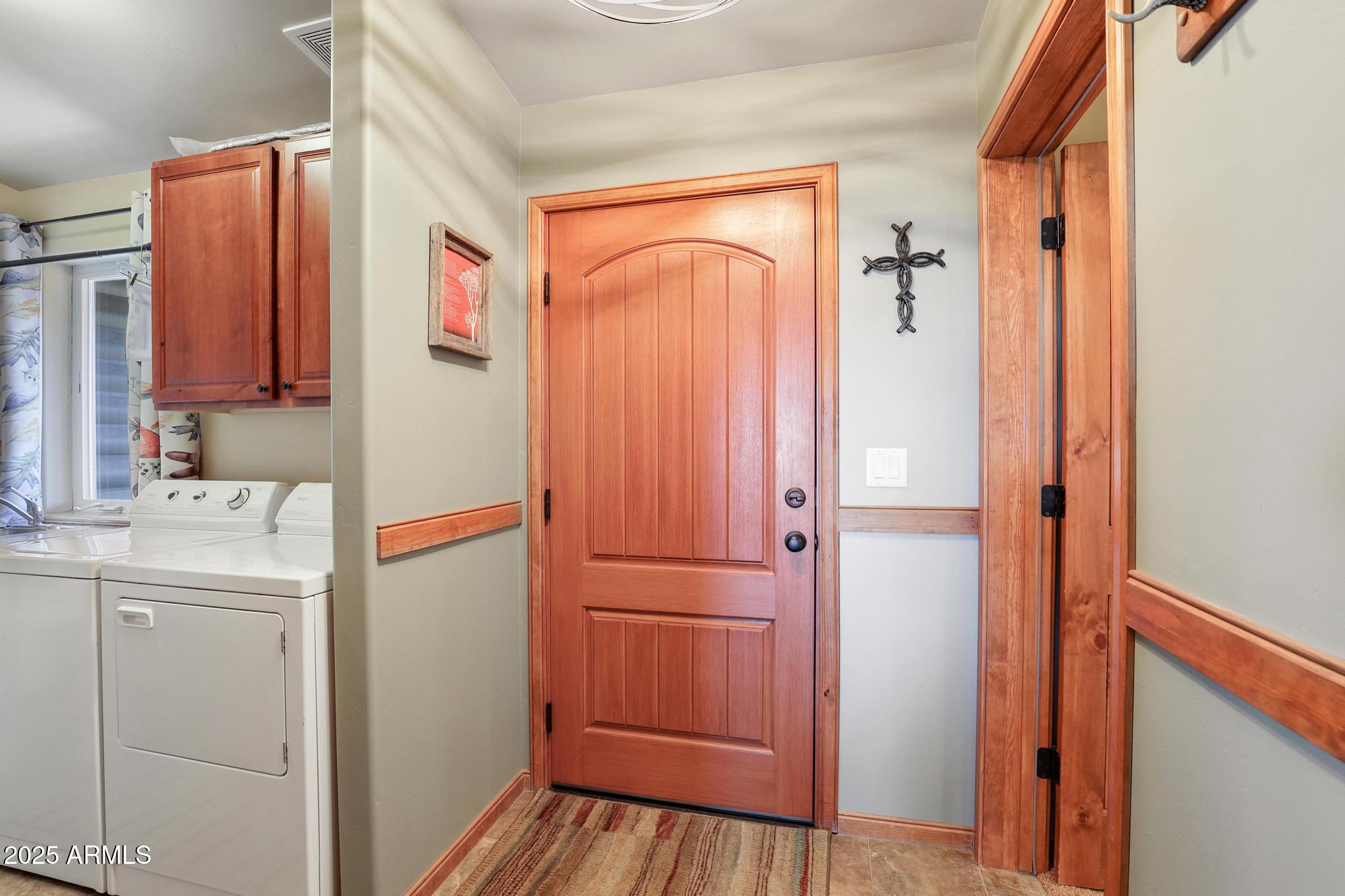 4018 Sunset Rdg Loop Happy Jack, AZ 86024 - Photo 6 of 46 a view of hallway with washer and dryer