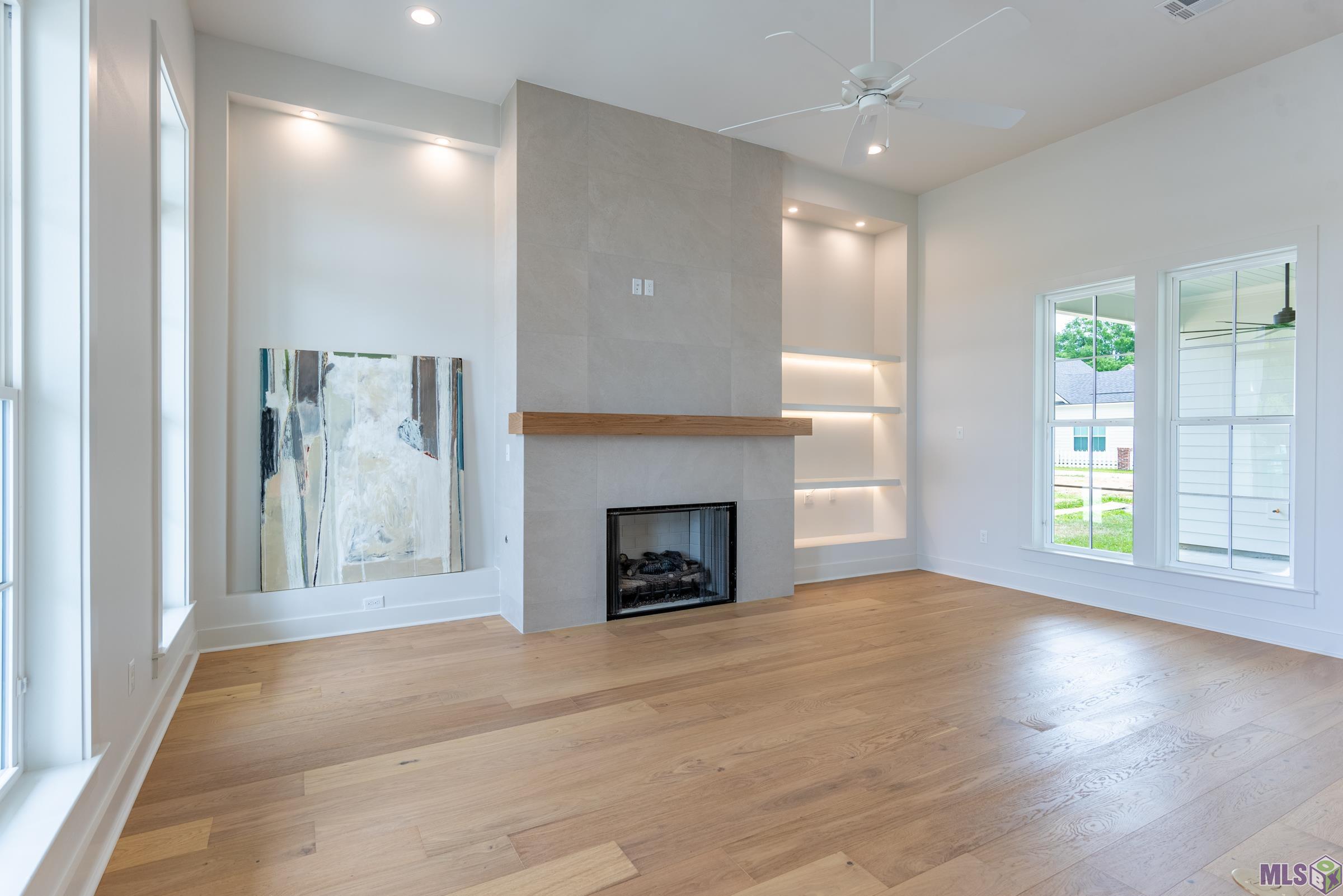 7517 McMahon Drive Baton Rouge, LA 70817 - Photo 2 of 13 Living room