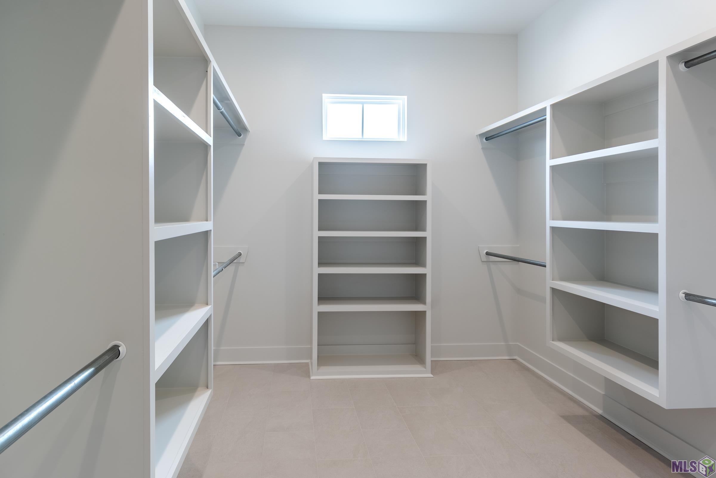 7517 McMahon Drive Baton Rouge, LA 70817 - Photo 7 of 13 Primary closet