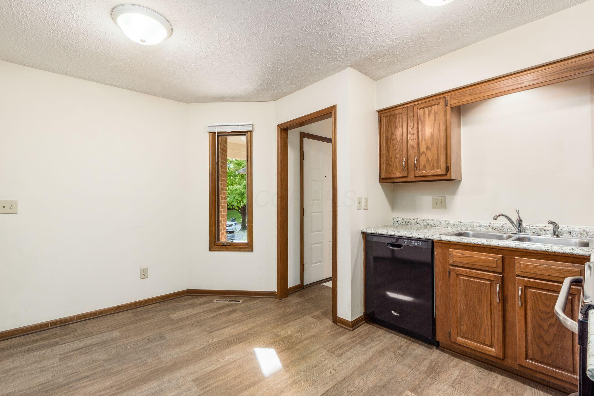 4847 Dierker Road Columbus, OH 43220 - Photo 7 of 30 Kitchen