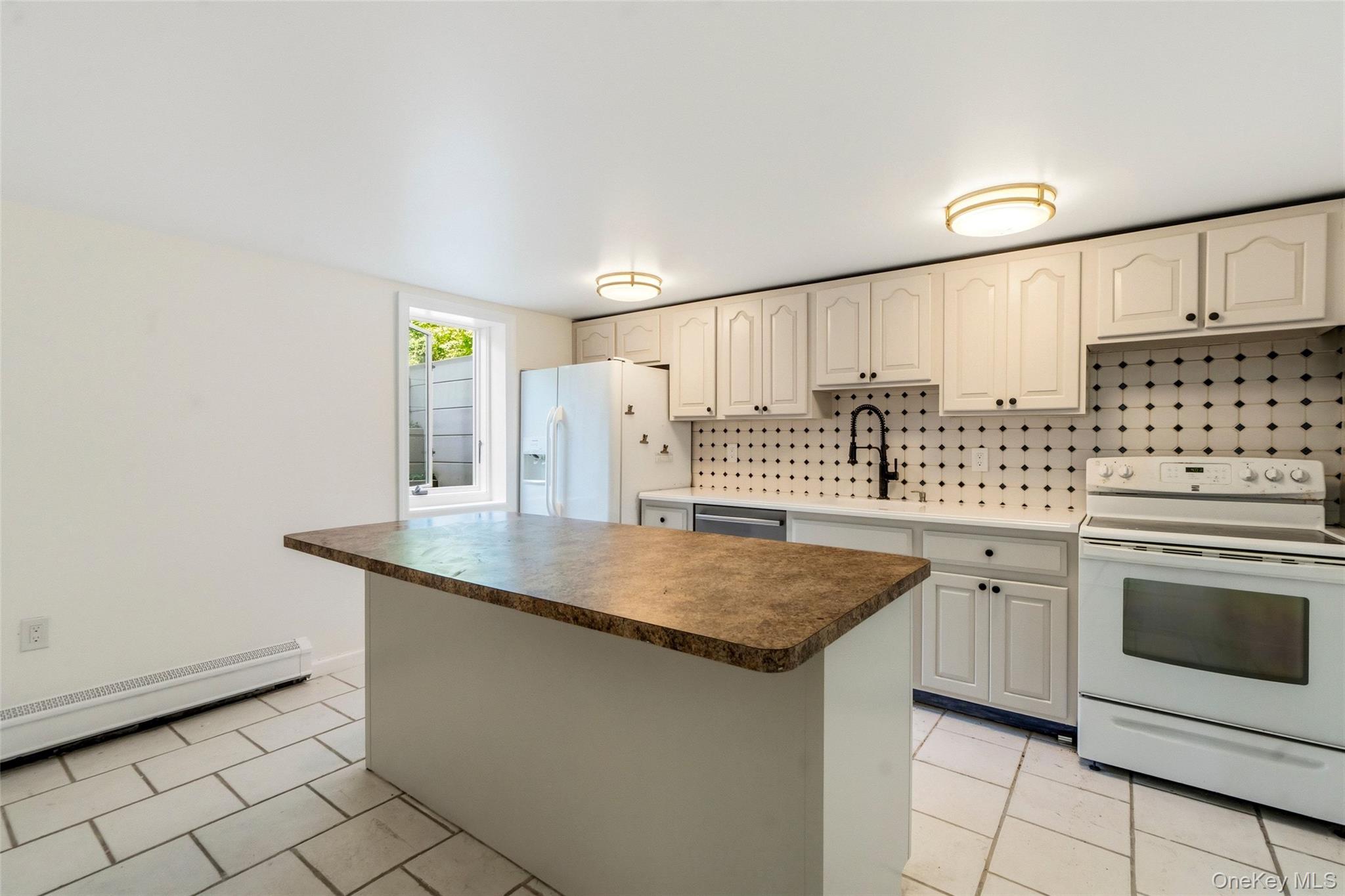 280 Holbrook Road Ronkonkoma, NY 11779 - Photo 24 of 30