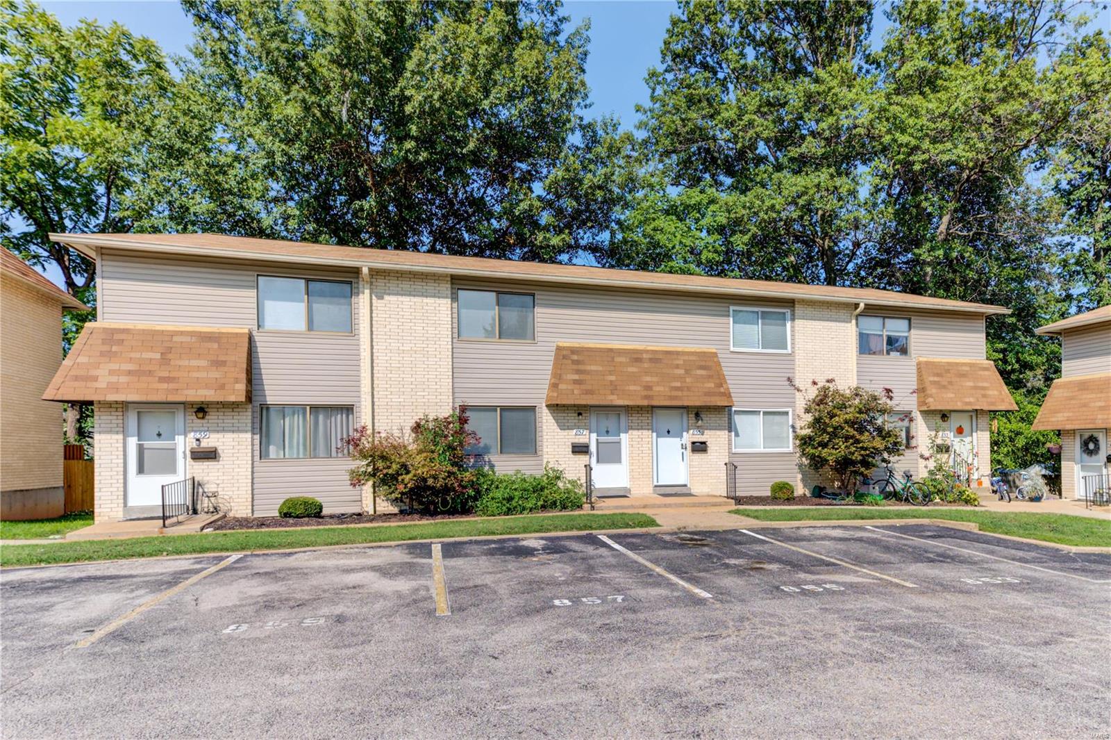 855 Portsdown Road Ballwin, MO 63011 - Photo 1 of 20 Gallery Image 1