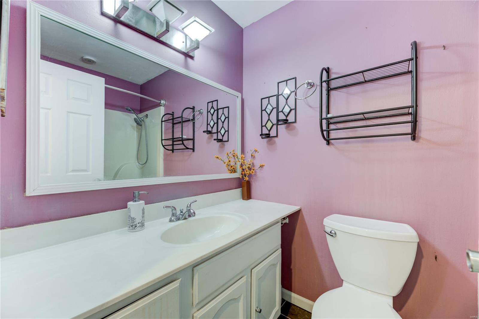 855 Portsdown Road Ballwin, MO 63011 - Photo 13 of 20 Gallery Image 13