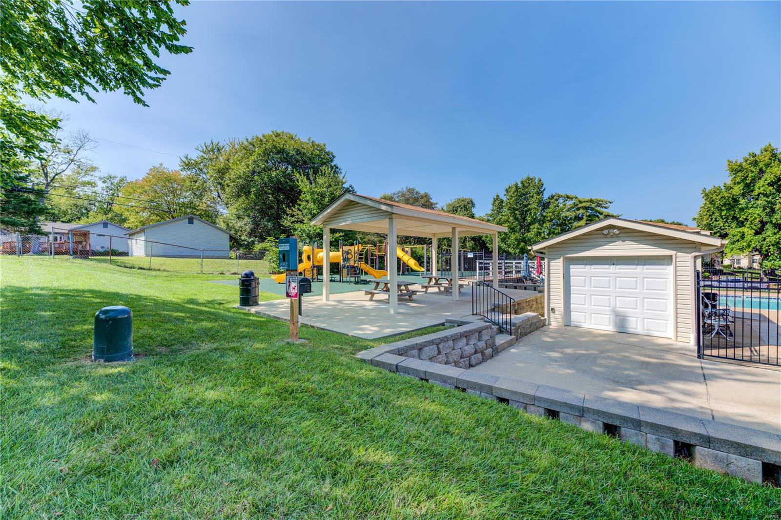 855 Portsdown Road Ballwin, MO 63011 - Photo 17 of 20 Gallery Image 17