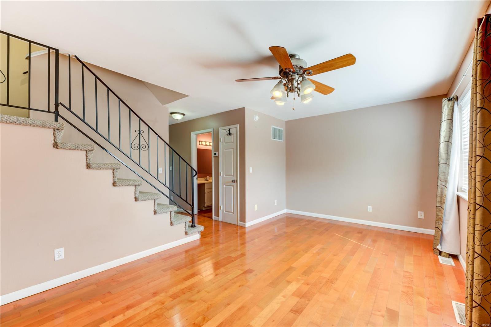 855 Portsdown Road Ballwin, MO 63011 - Photo 2 of 20 Gallery Image 2