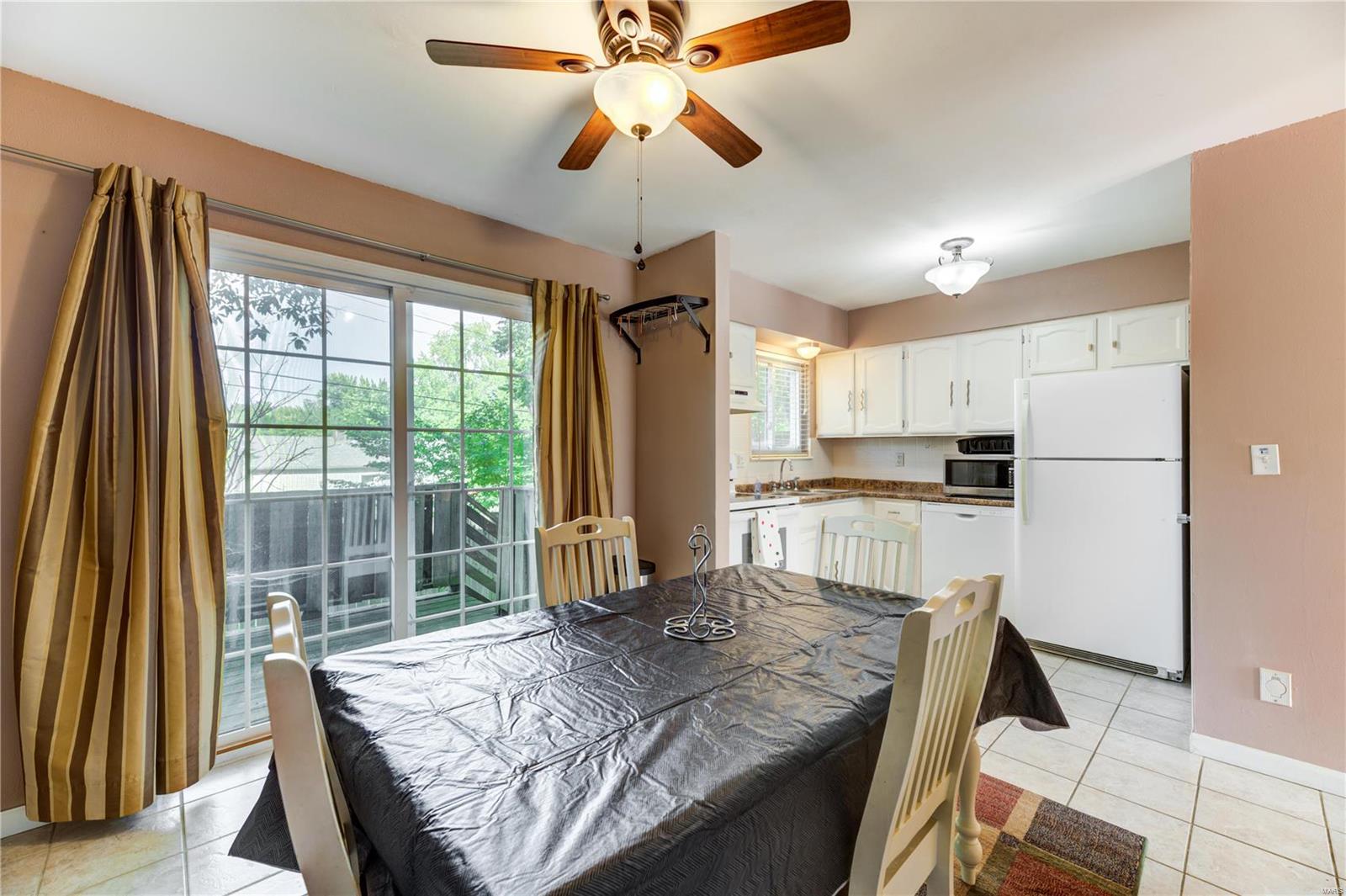 855 Portsdown Road Ballwin, MO 63011 - Photo 5 of 20 Gallery Image 5