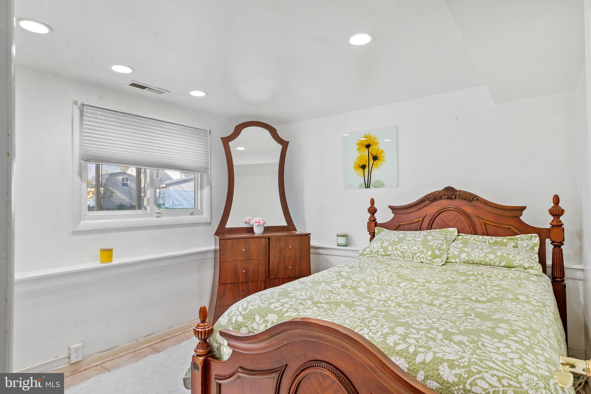 5 Holly Road Stratford, NJ 08084 - Photo 15 of 34