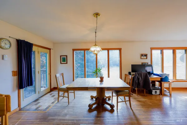 $875,000 | 1021 Claypit Road, Troy, ID 83871