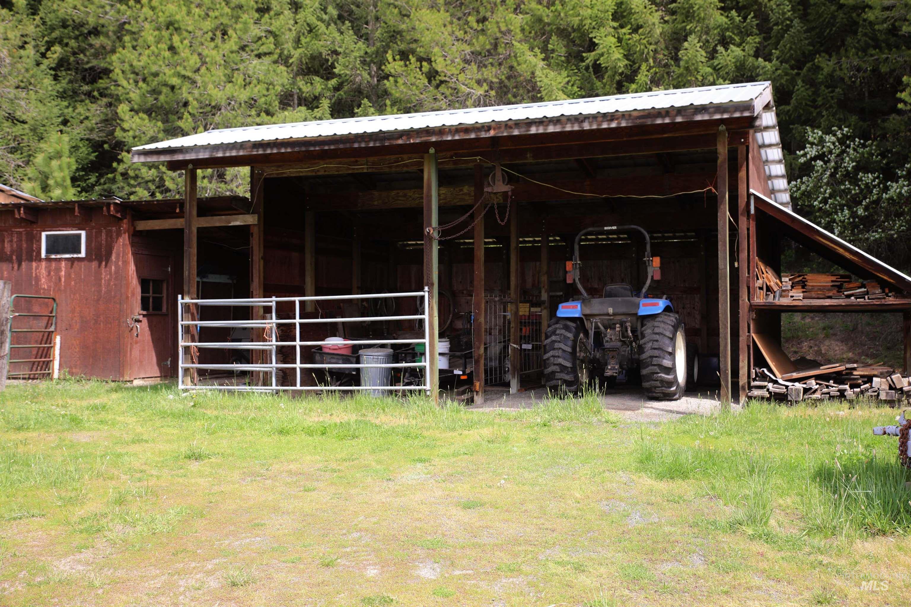 1021 Claypit Road Troy, ID 83871 - Photo 5 of 44