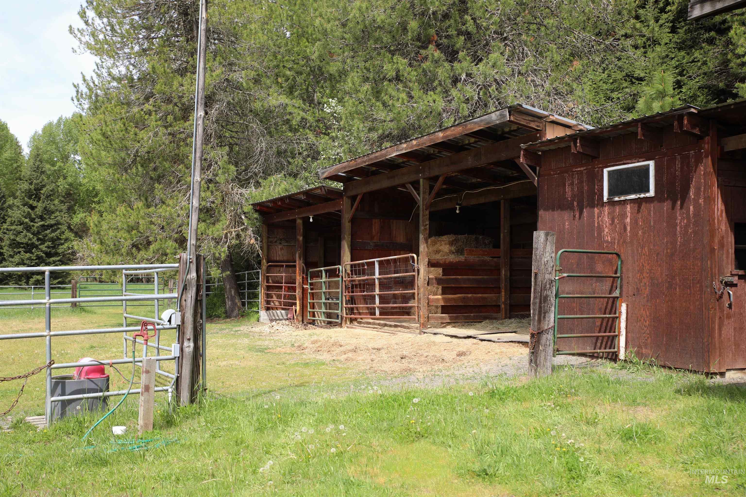 1021 Claypit Road Troy, ID 83871 - Photo 6 of 44