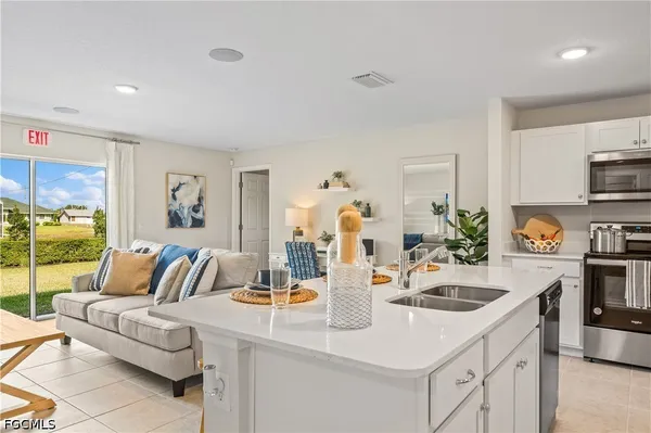 $309,990 | 5010 Tradewinds Circle, LaBelle, FL 33935