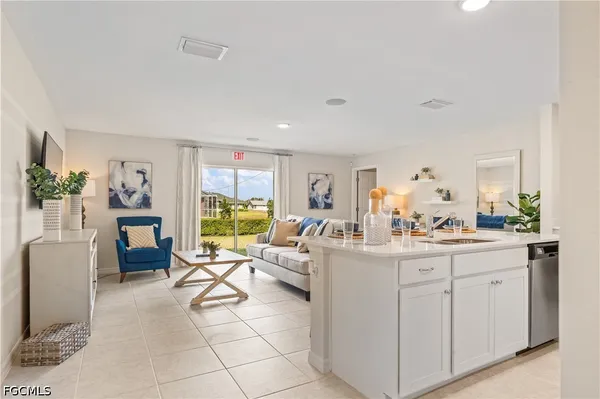 $309,990 | 5010 Tradewinds Circle, LaBelle, FL 33935
