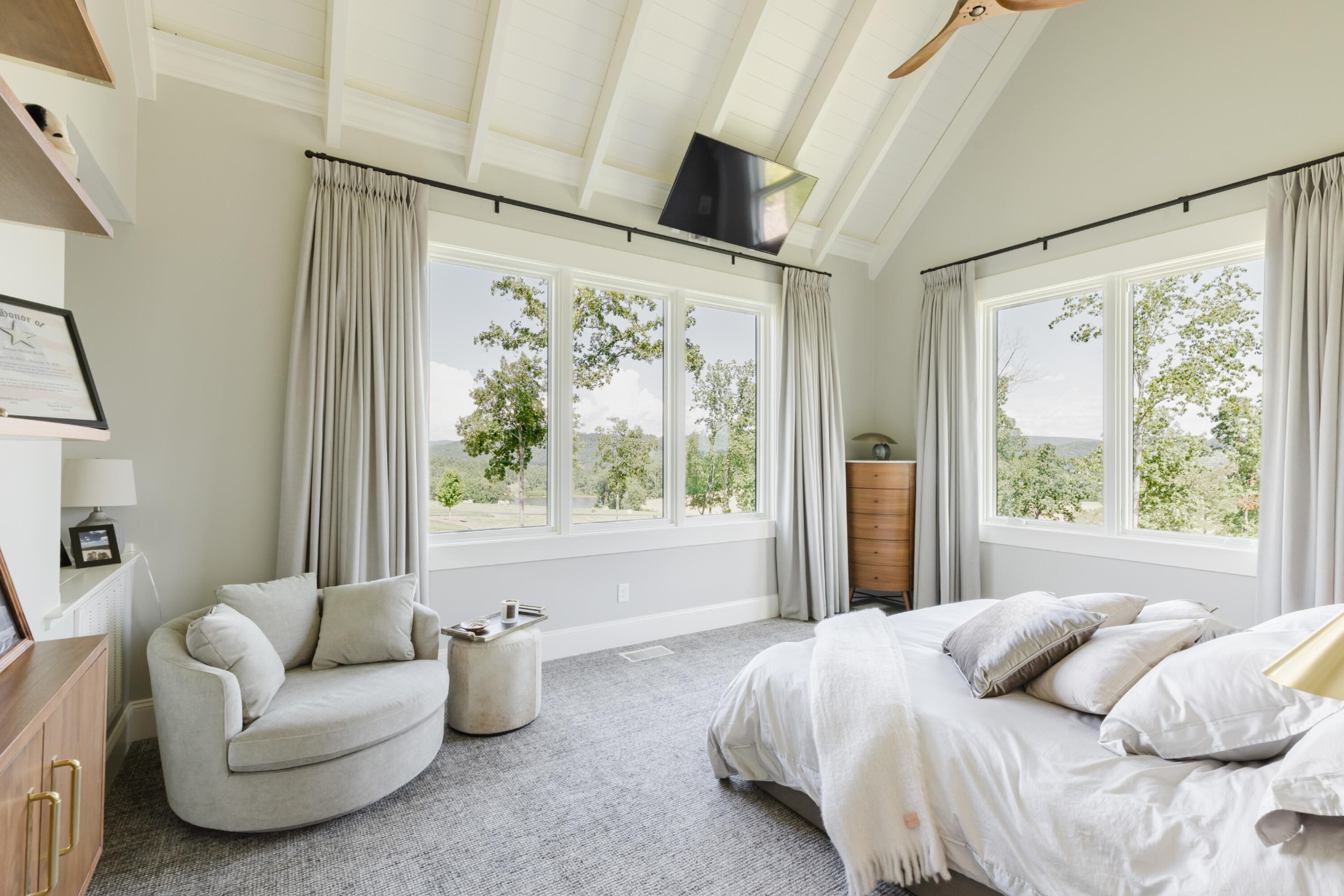 1129 Farmersville Road Summerville, GA 30747 - Photo 61 of 100 a bedroom with furniture and a large window