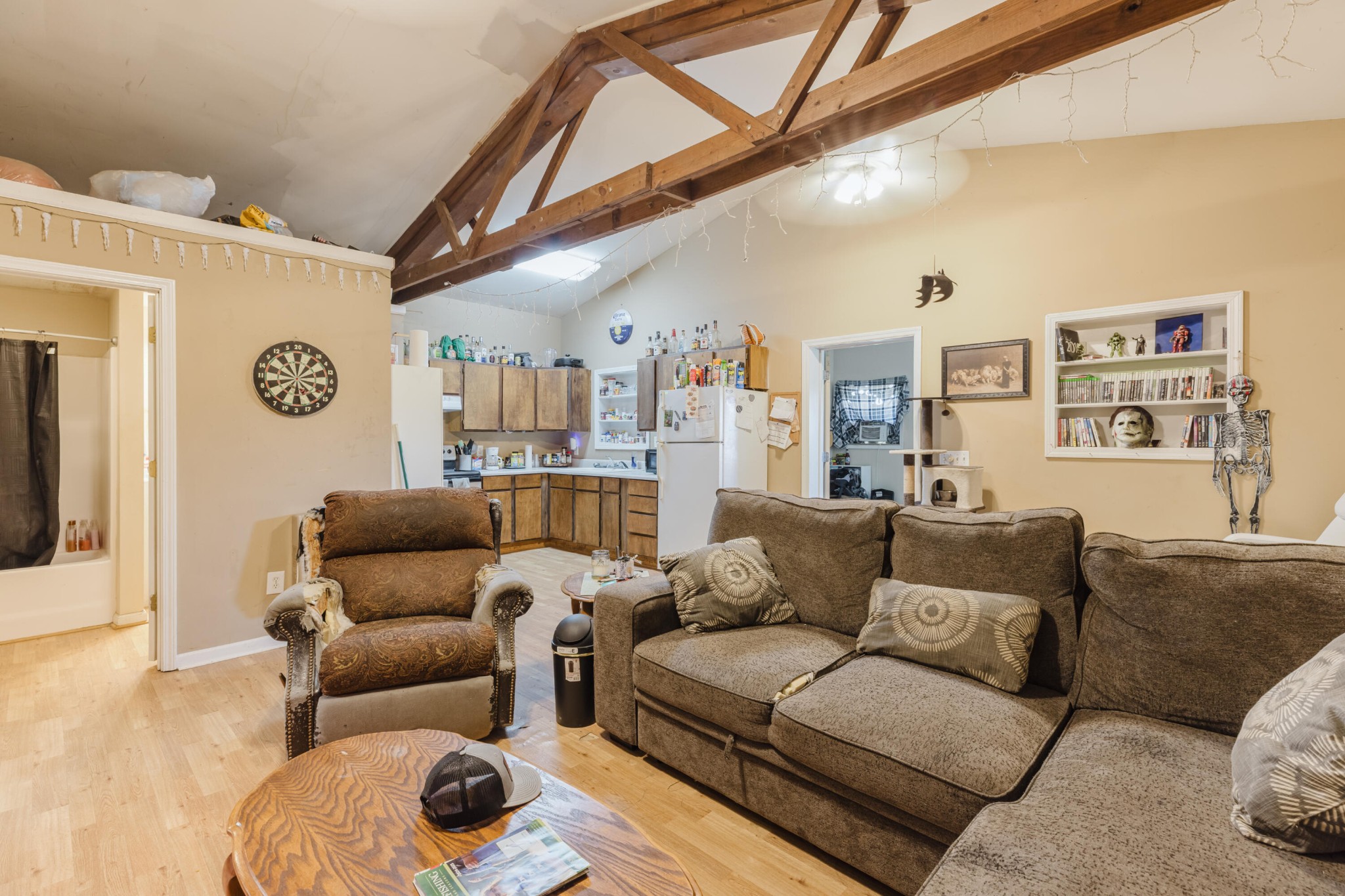 1129 Farmersville Road Summerville, GA 30747 - Photo 98 of 100 a living room with furniture and a ceiling fan