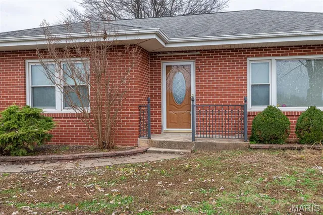 $289,900 | 6482 North Highway 61, Perryville, MO 63775