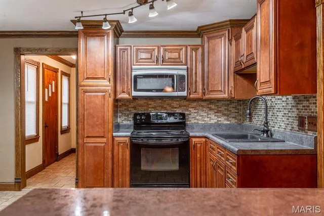 $289,900 | 6482 North Highway 61, Perryville, MO 63775