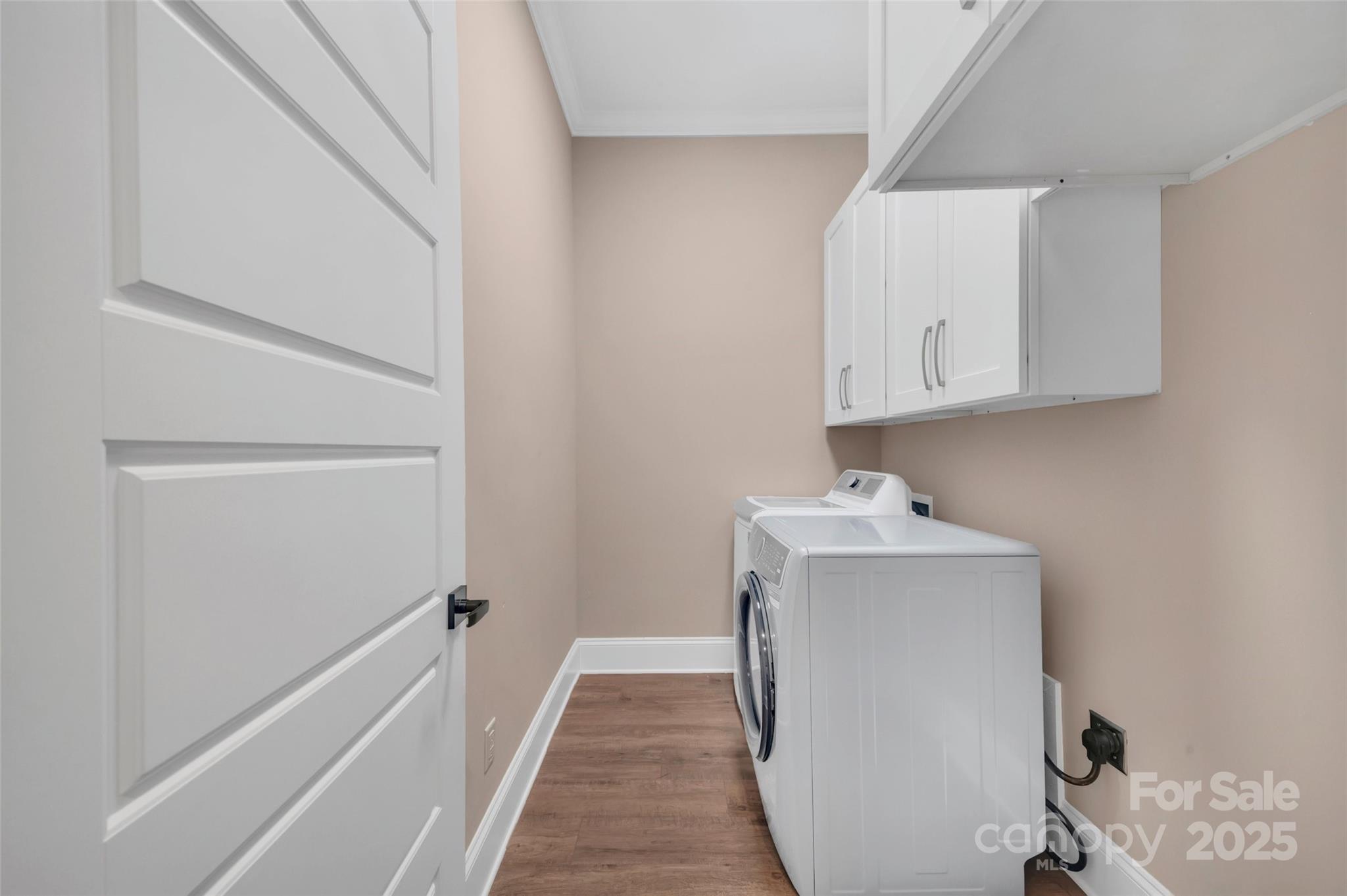 1622 Hunters Place Road York, SC 29745 - Photo 33 of 39 a hallway with washer and dryer