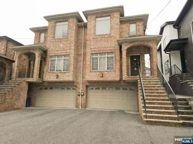 $999,900 | 227 B 5th Street, Unit B, Palisades Park, NJ 07650