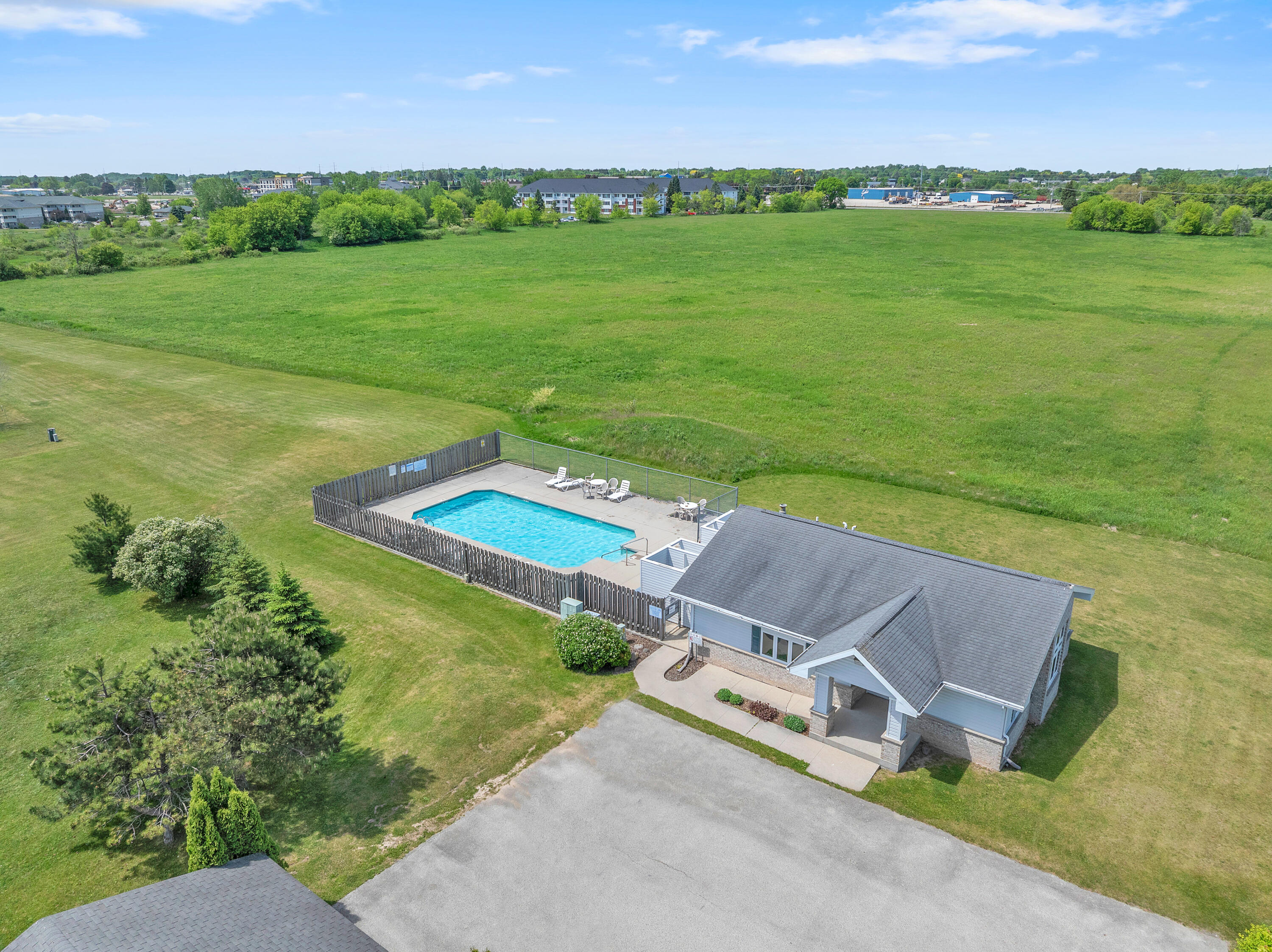 5019 Flagstone Road Sheboygan, WI 53083 - Photo 45 of 48 Community Clubhouse & Pool