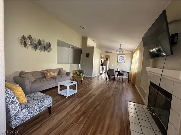 $1,900 | 3645 Penedos Drive, Las Vegas, NV 89147