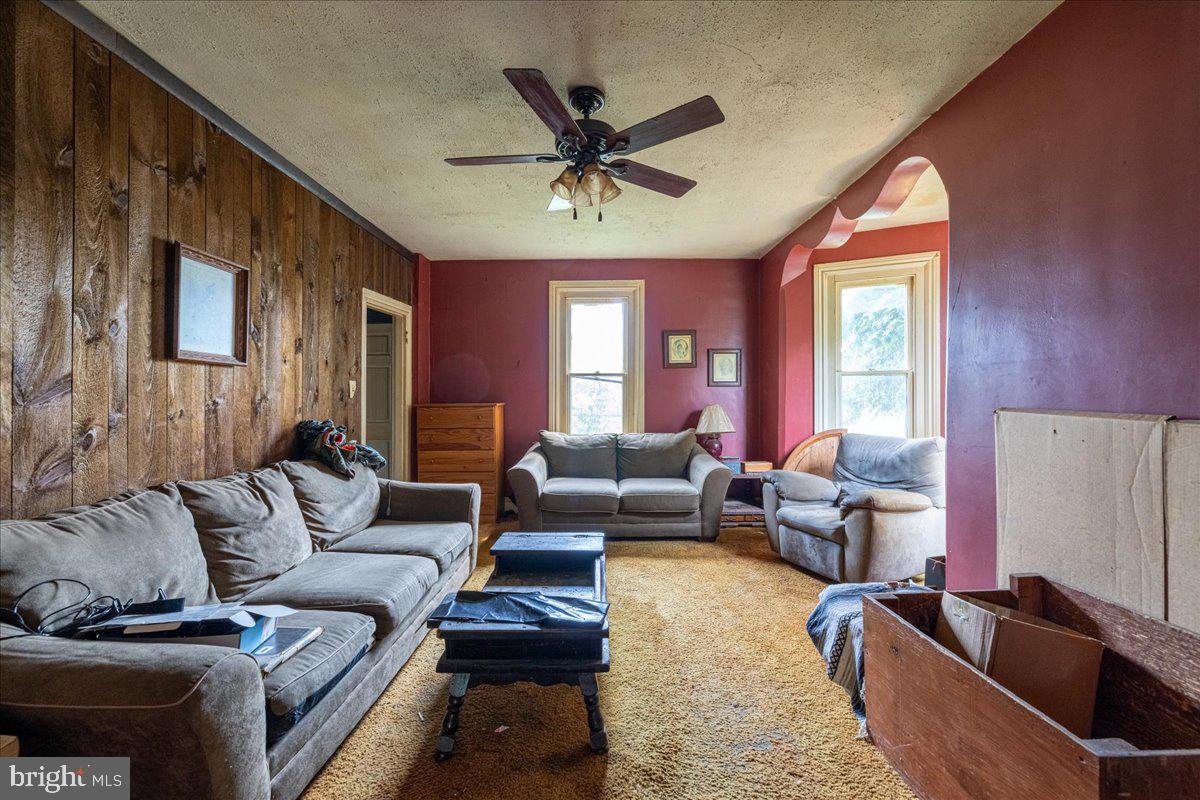 2260 Allentown Road Quakertown, PA 18951 - Photo 10 of 28 Living Room