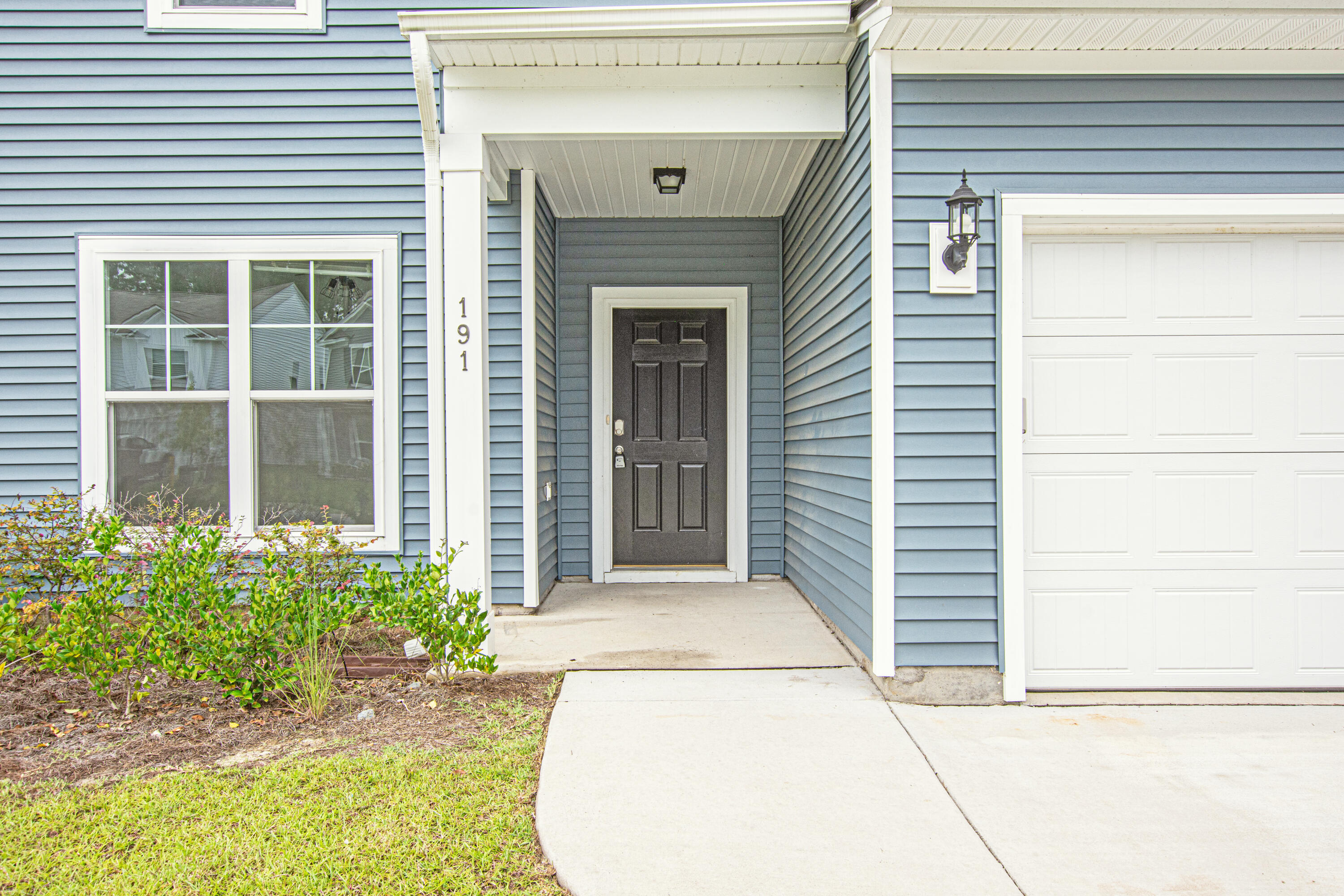 191 Hayworth Road Summerville, SC 29486 - Photo 4 of 41 0-7 (5)