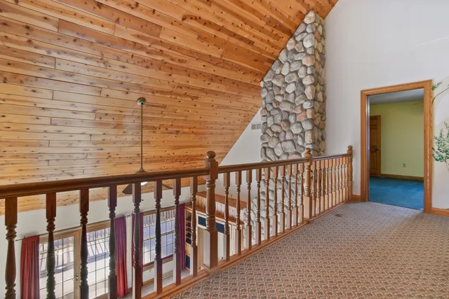 $975,000 | 369 Schraufnagel Drive, Erin, WI 53029