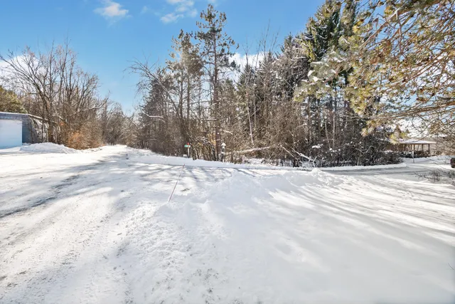 $975,000 | 369 Schraufnagel Drive, Erin, WI 53029