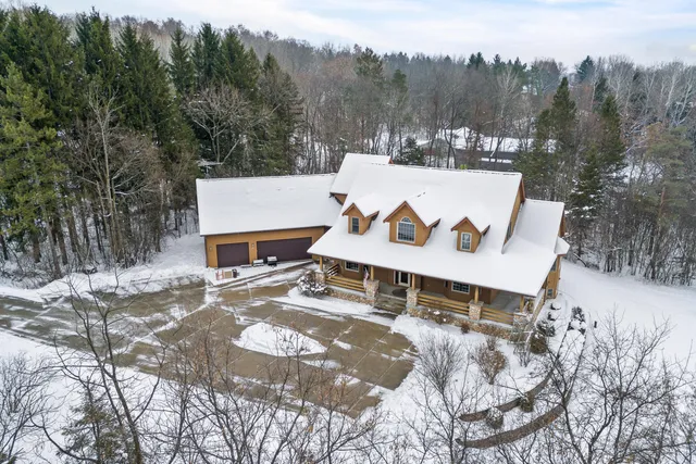 $975,000 | 369 Schraufnagel Drive, Erin, WI 53029