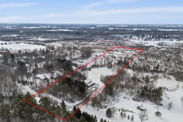 $975,000 | 369 Schraufnagel Drive, Erin, WI 53029