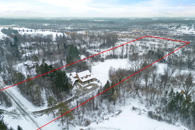 $975,000 | 369 Schraufnagel Drive, Erin, WI 53029