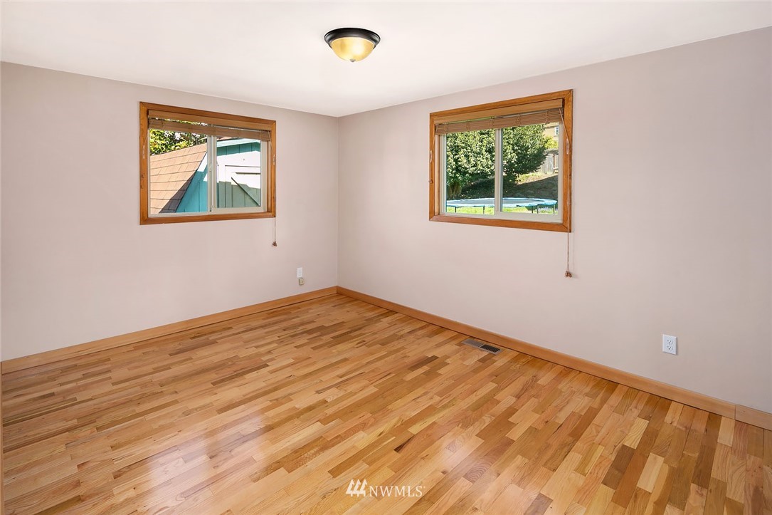 914 North 35th Street Renton, WA 98056 - Photo 14 of 36 Gallery Image 14