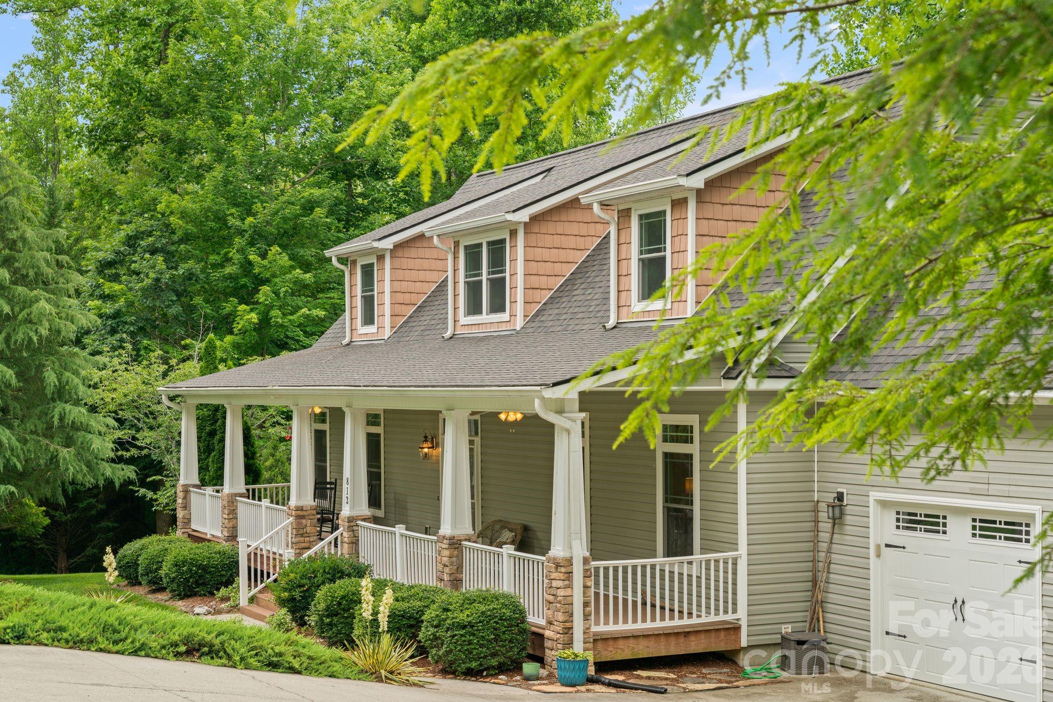813 Beech Tree Place Hendersonville, NC 28792 - Photo 4 of 41